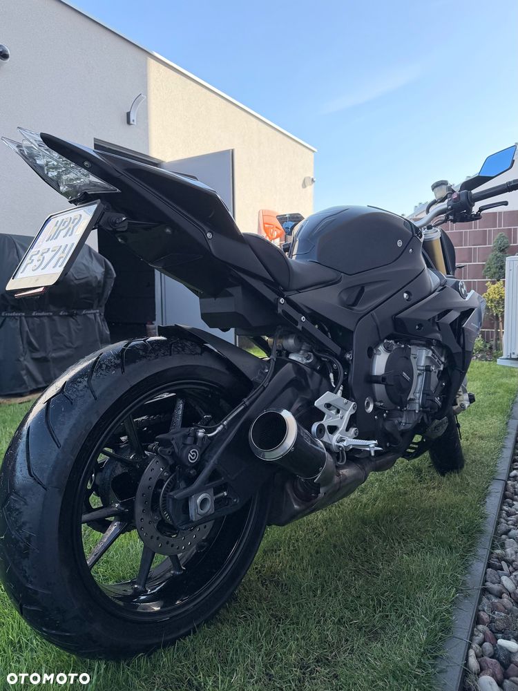 BMW S - 4