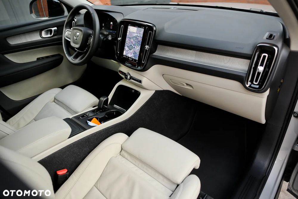 Volvo XC 40 B4 AWD Ultimate Bright - 24