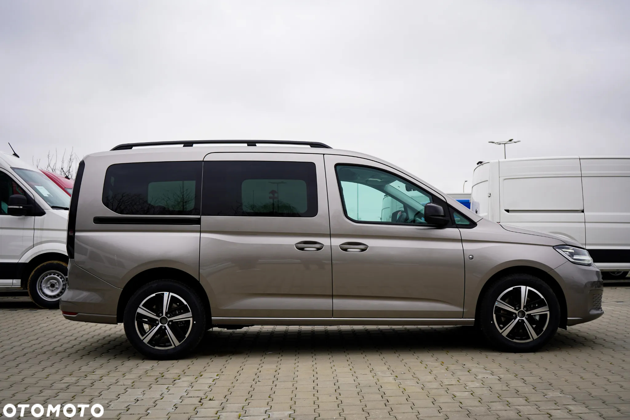 Volkswagen Caddy Maxi 2.0 TDI Life DSG - 11