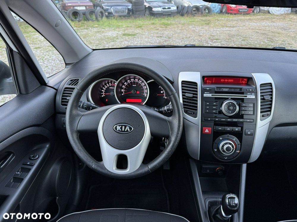 Kia Venga - 31