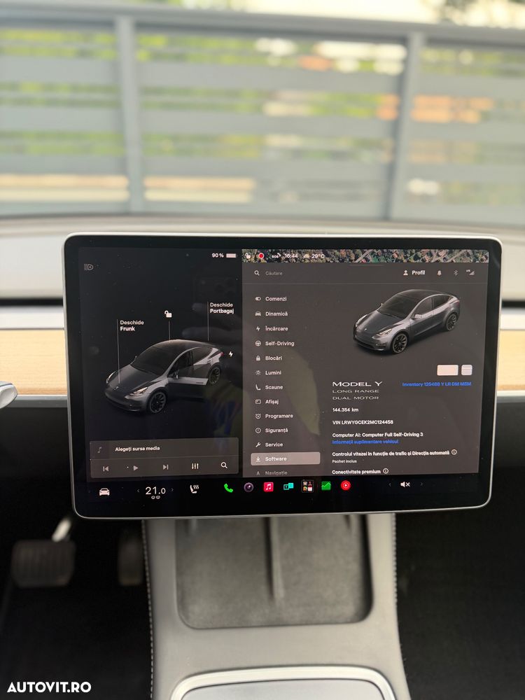 Tesla Model Y - 10