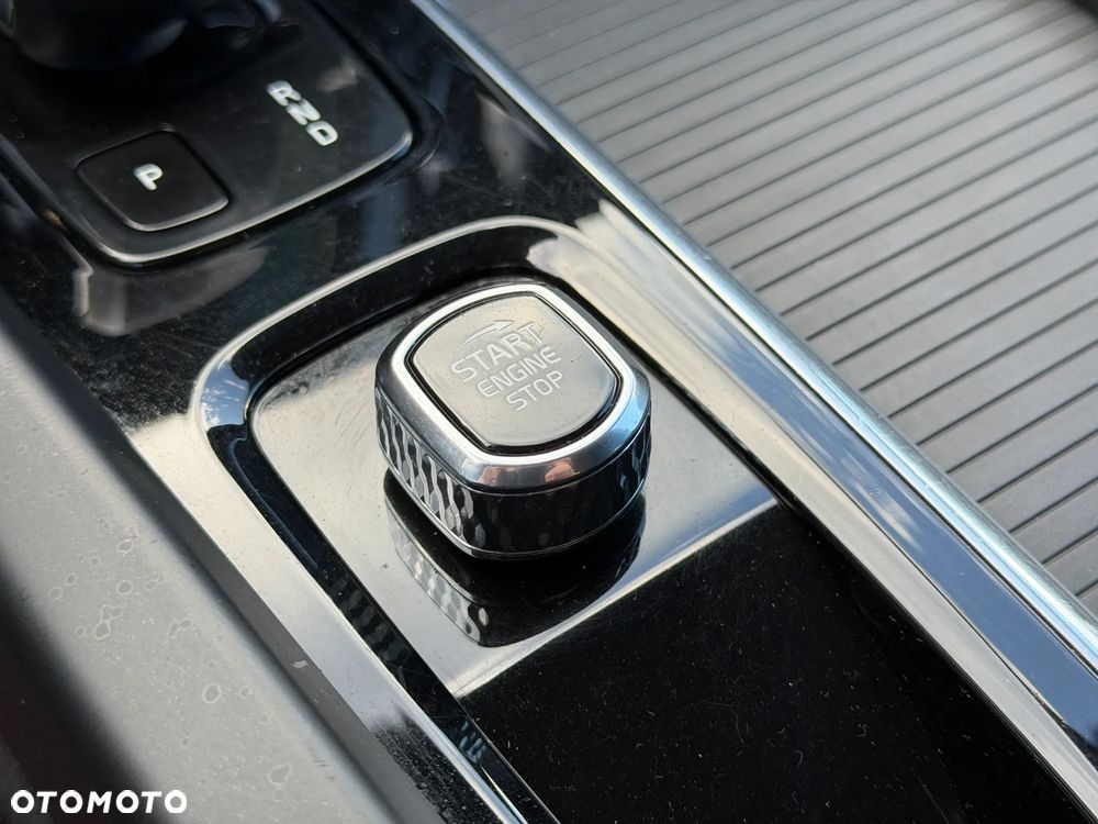 Volvo XC 60 B4 B Momentum - 20