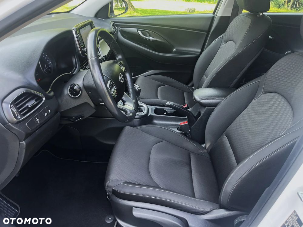 Hyundai i30 1.6 CRDi BlueDrive Premium - 11
