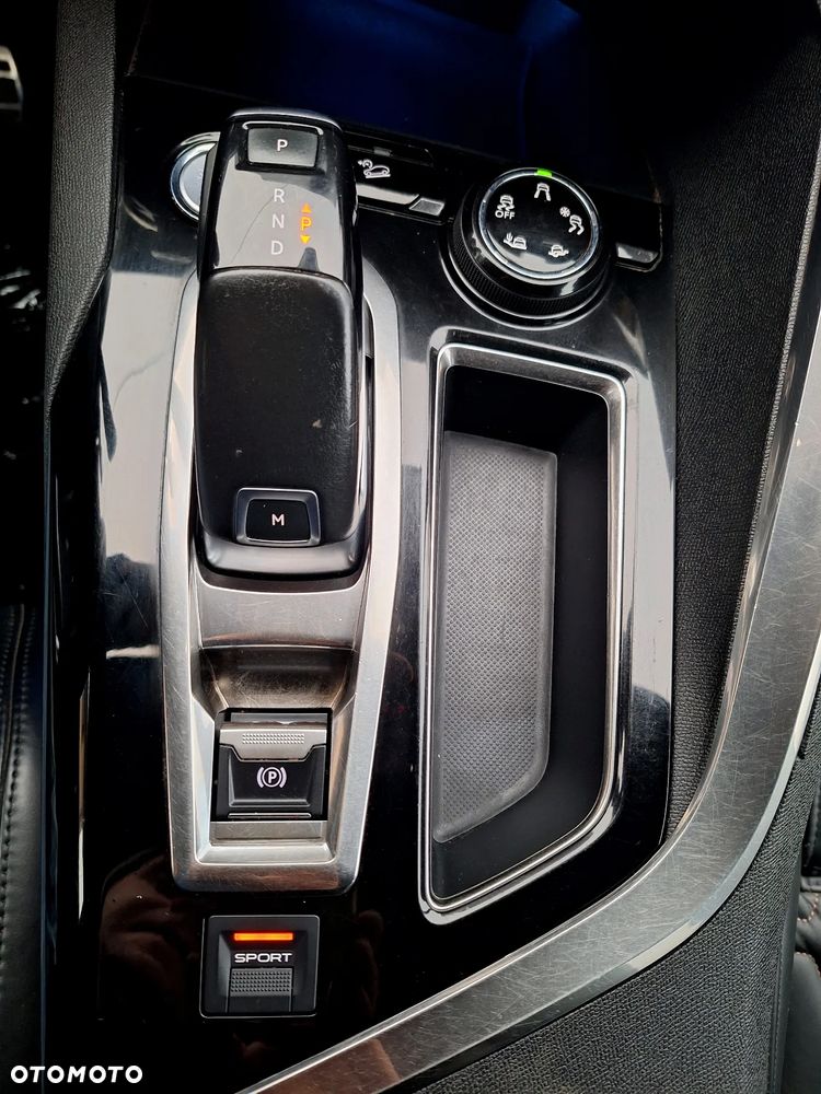 Peugeot 3008 PureTech 130 Stop & Start GPF EAT8 Allure - 30