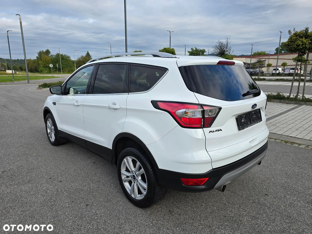 Ford Kuga 1.5 EcoBoost 2x4 Titanium - 4