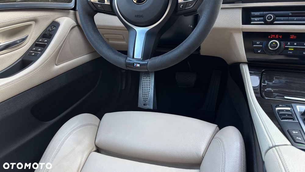 BMW Seria 5 525d xDrive - 21