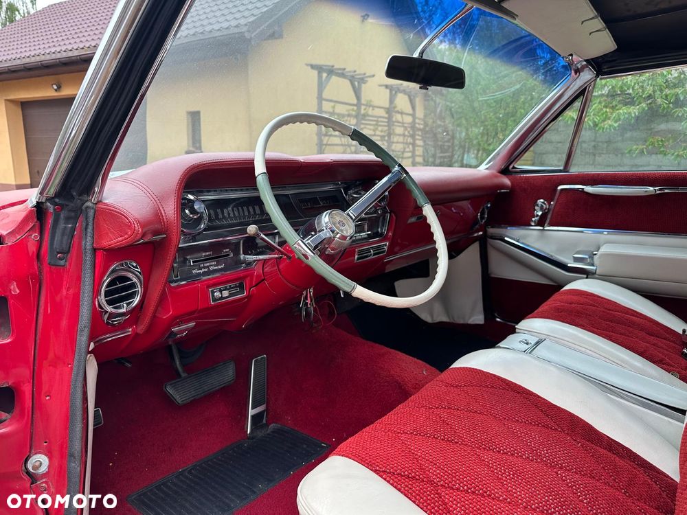 Cadillac Deville - 16