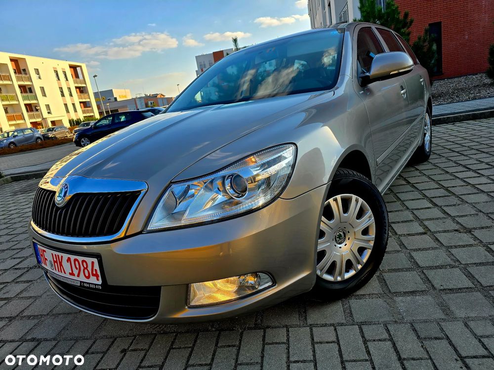 Skoda Octavia Combi 2.0 TDI Ambiente - 2