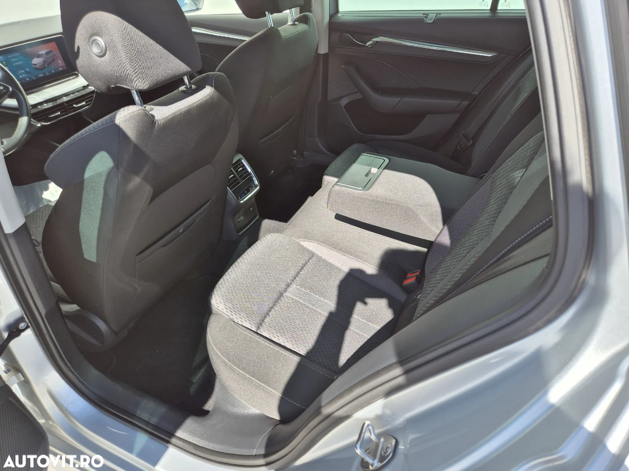 Skoda Octavia Combi 2.0 TDI DSG Style - 11