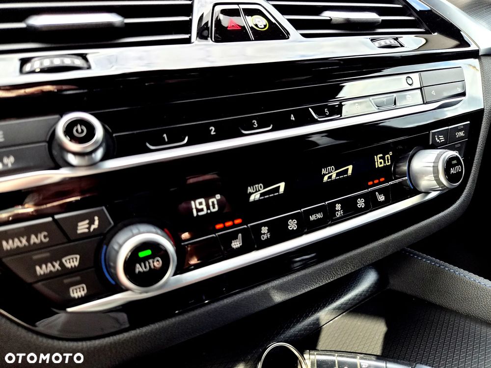 BMW Seria 5 530e xDrive M Sport sport - 21