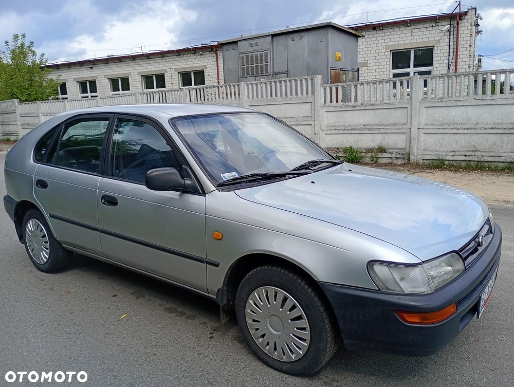 Toyota Corolla - 1