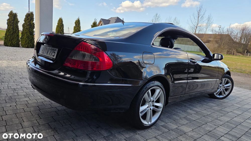 Mercedes-Benz CLK - 22
