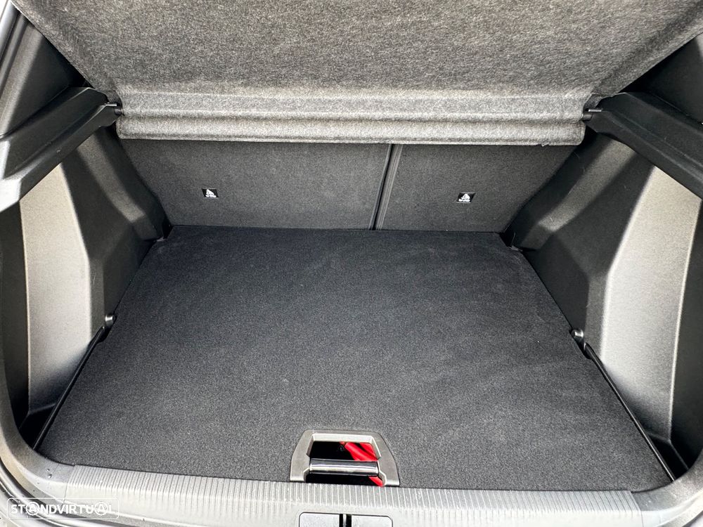 Peugeot e-2008 GT - 28