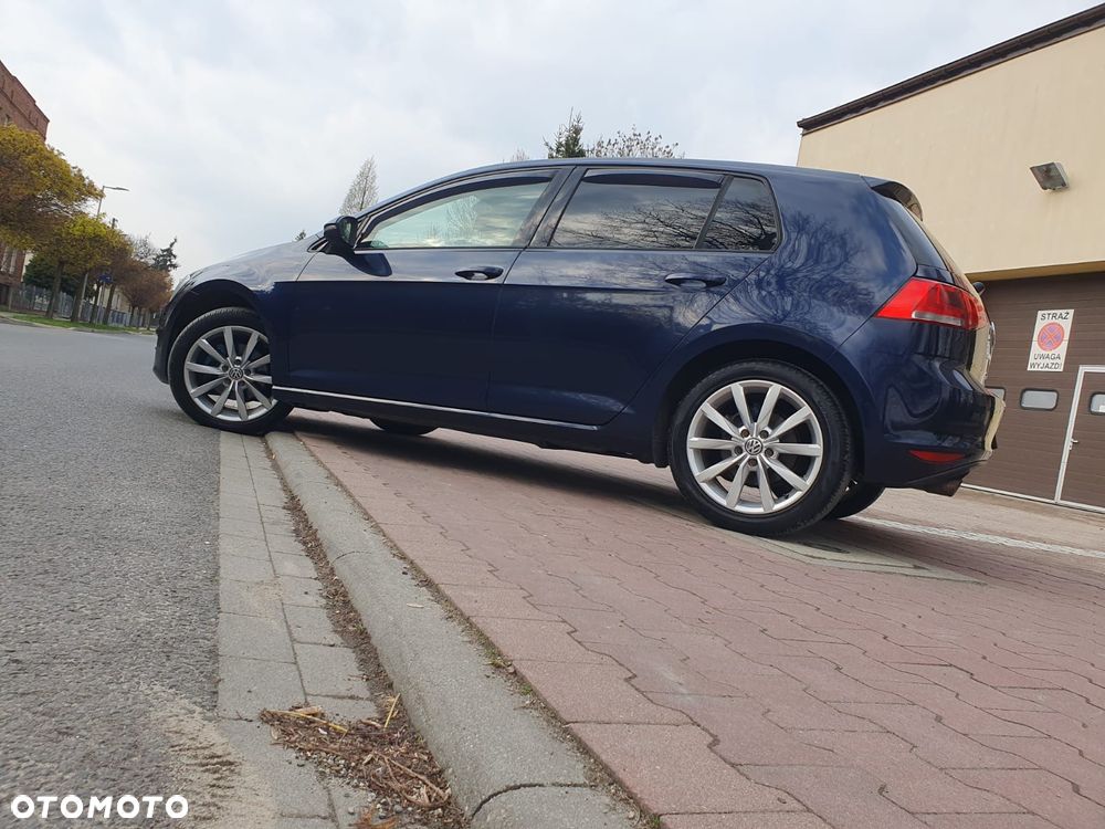 Volkswagen Golf - 22