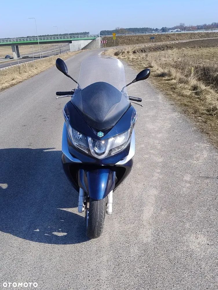 Piaggio X10 - 4