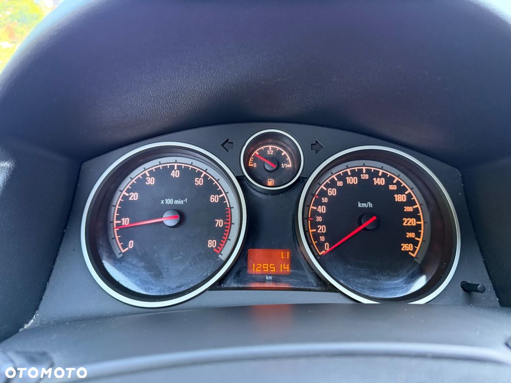 Opel Astra 1.6 Innovation - 25