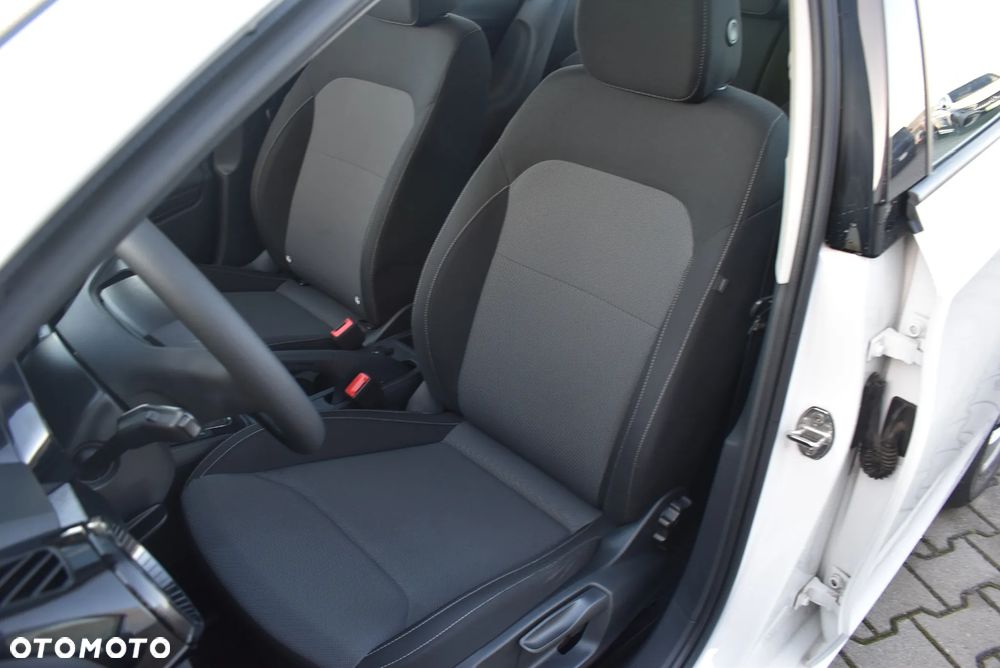 Skoda Fabia 1.0 Ambition - 11