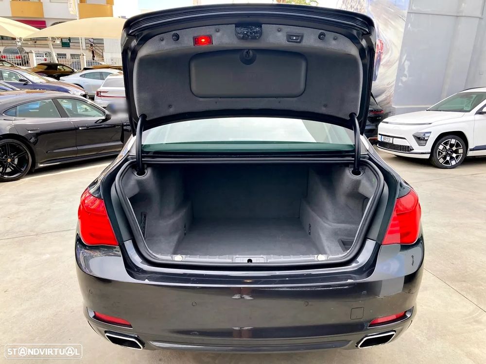 BMW 750 Li xDrive - 31