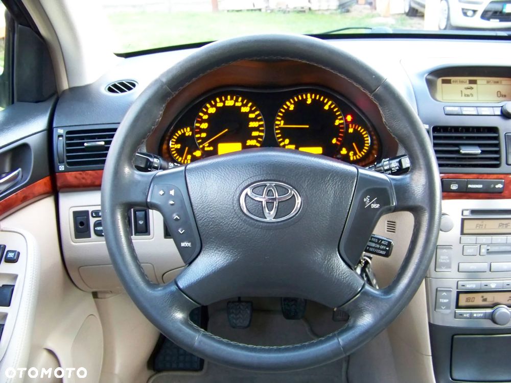 Toyota Avensis 2.0 D-4D - 21