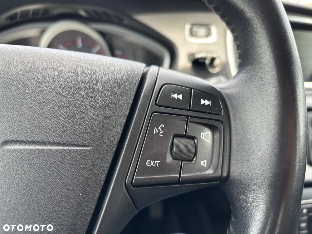 Volvo V40 D2 Kinetic - 17
