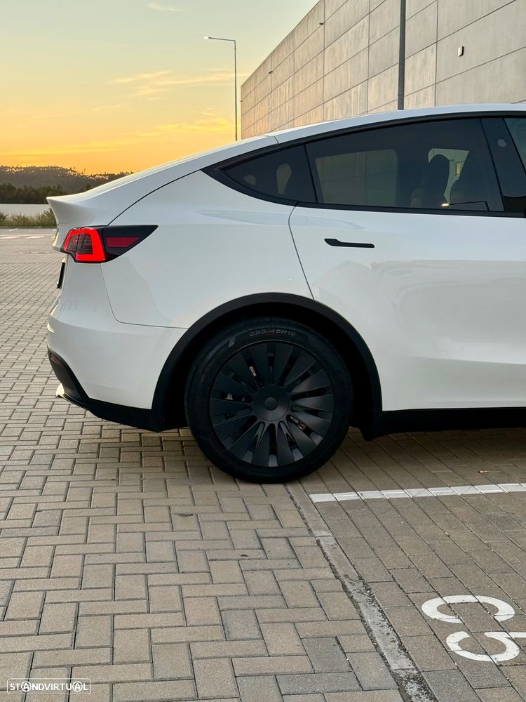Tesla Model Y Long-Range RWD - 7