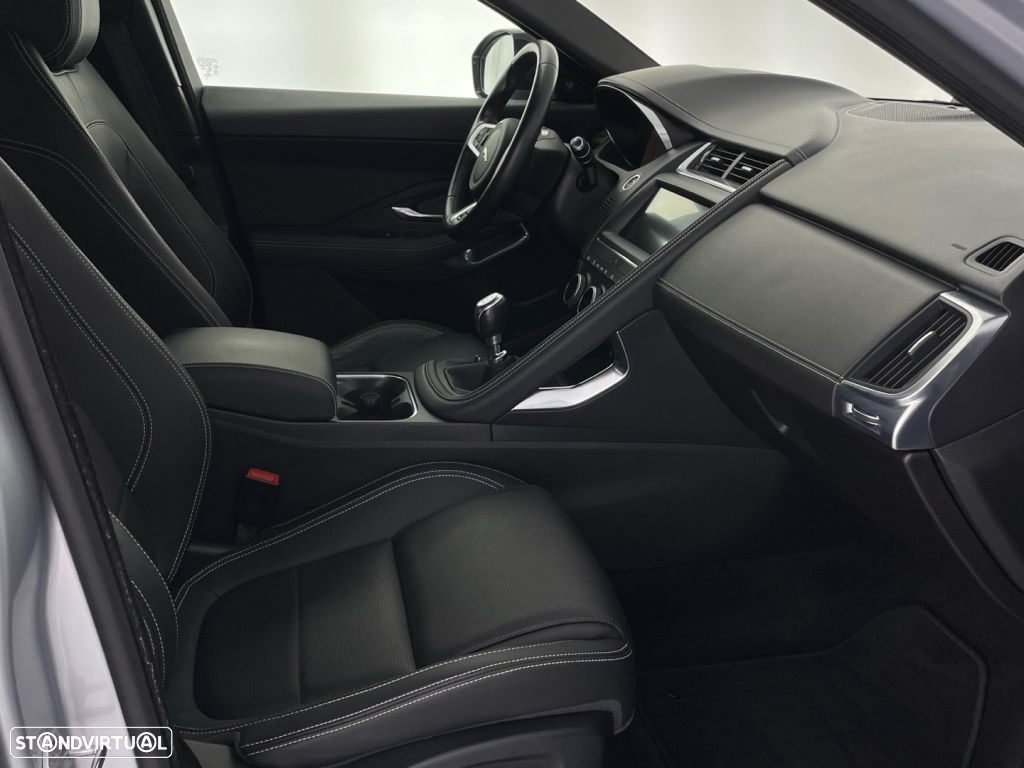 Jaguar E-Pace 2.0 i4D S AWD - 32