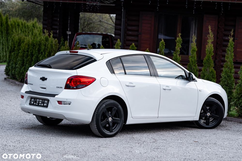 Chevrolet Cruze 1.8 LS - 13