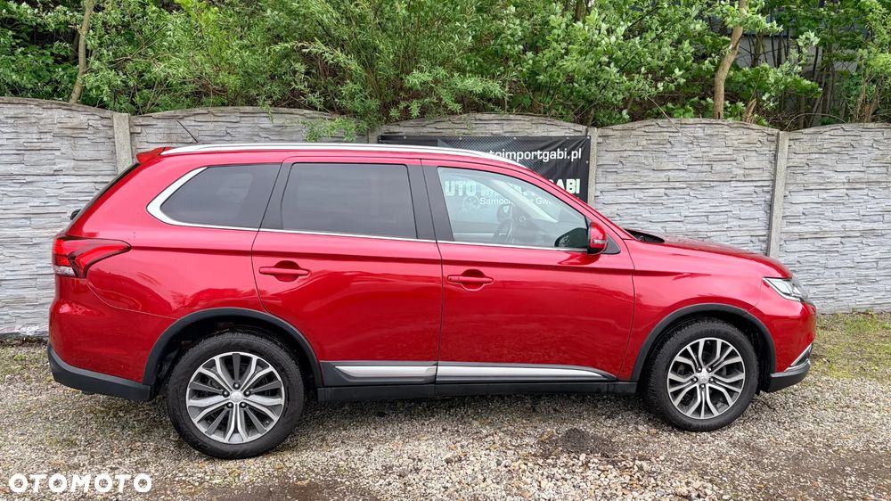 Mitsubishi Outlander 2.0 Intense + Navi 4WD CVT - 9