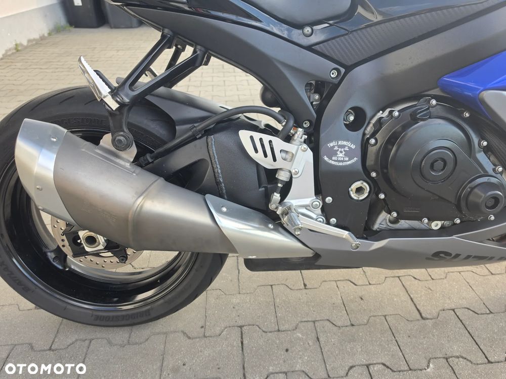 Suzuki GSX-R - 25