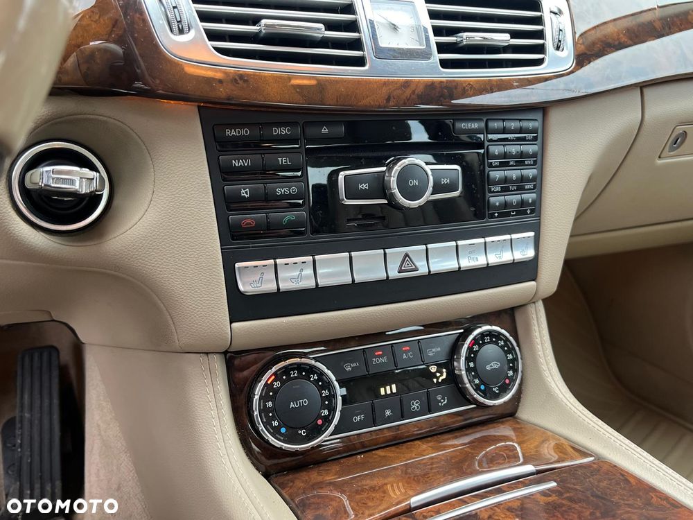 Mercedes-Benz CLS 350 CDI 4-Matic BlueEff - 23