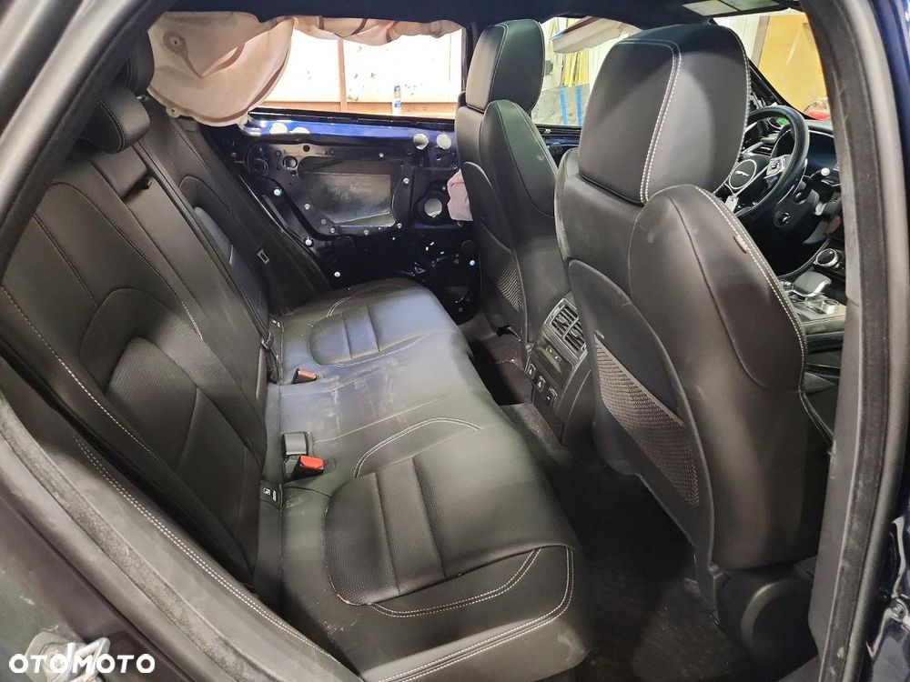 Jaguar F-Pace P250 AWD R-Dynamic S - 12