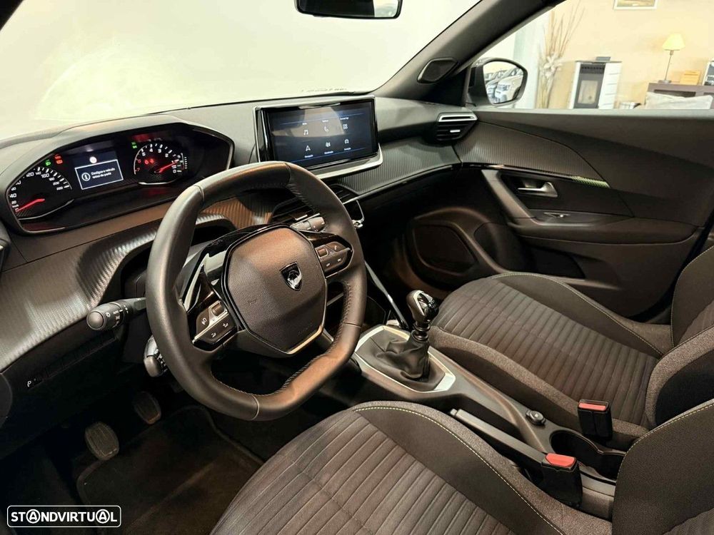 Peugeot 2008 1.2 PureTech Active - 12