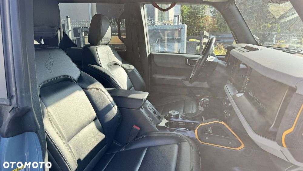 Ford Bronco - 11
