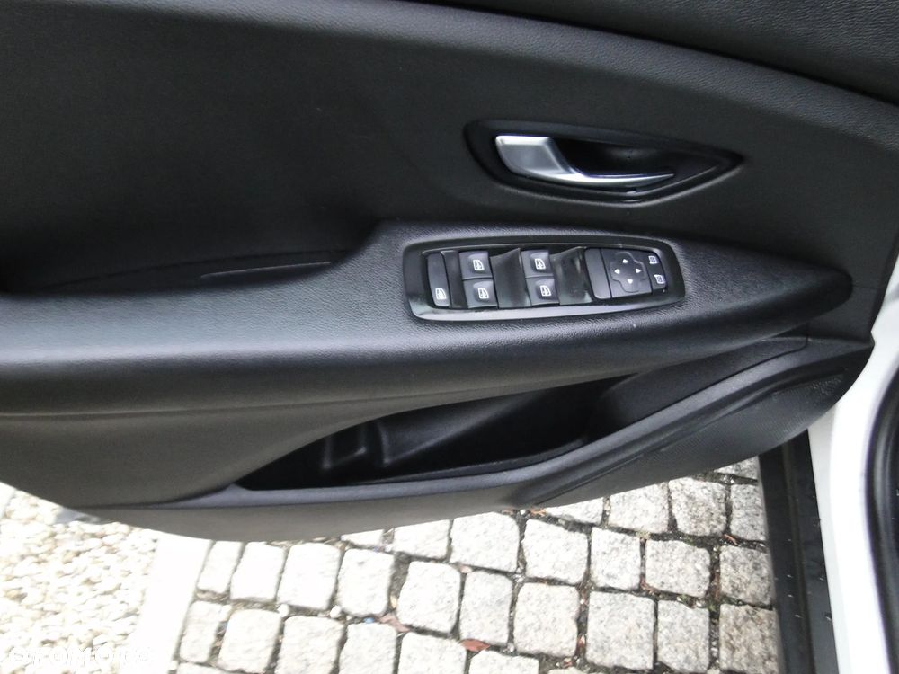 Renault Scenic - 13