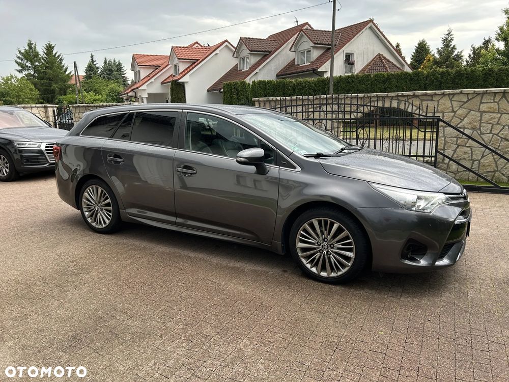 Toyota Avensis - 4