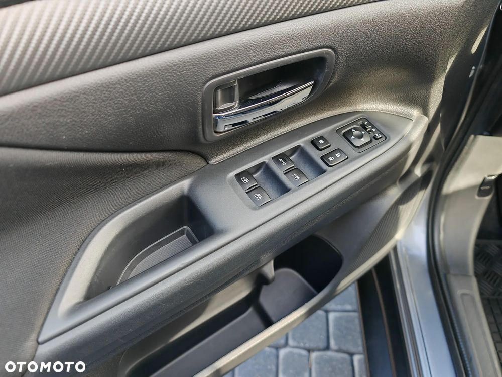 Mitsubishi Outlander 2.0 Instyle + 4WD CVT - 25