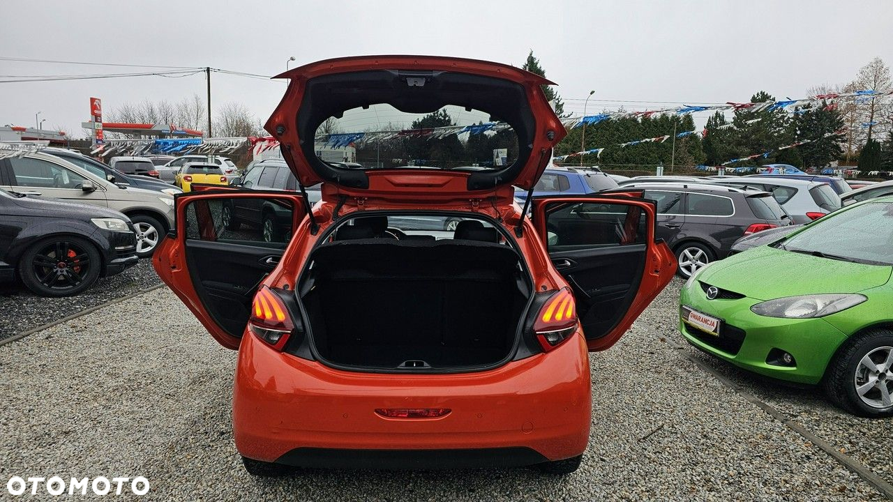 Peugeot 208 - 15