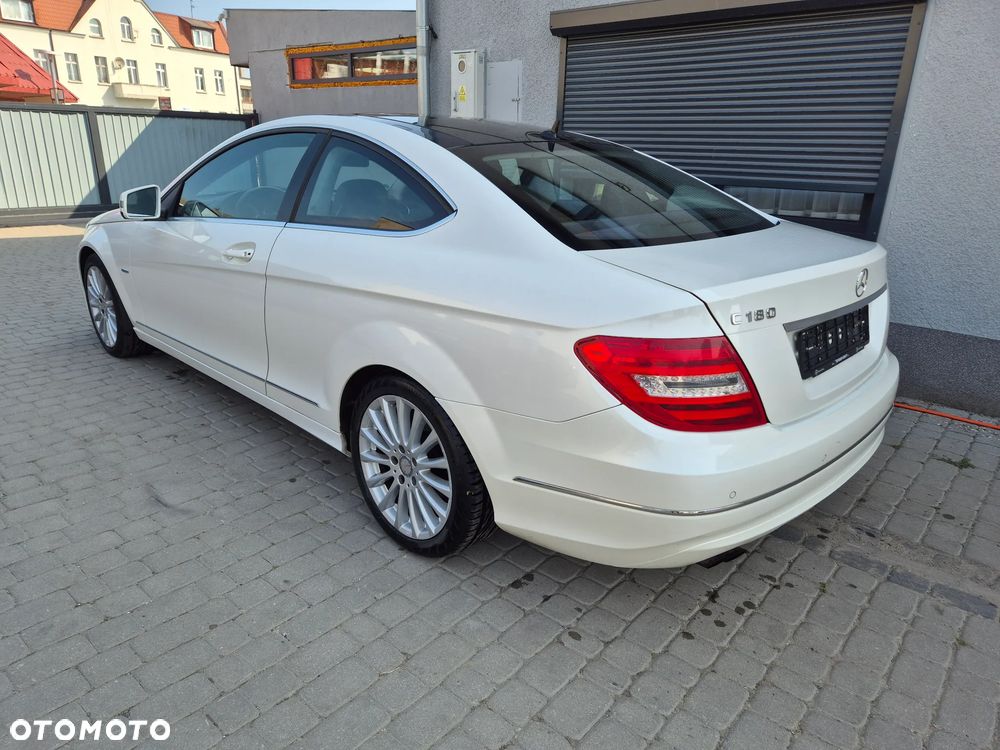 Mercedes-Benz Klasa C 180 CGI BlueEff - 2