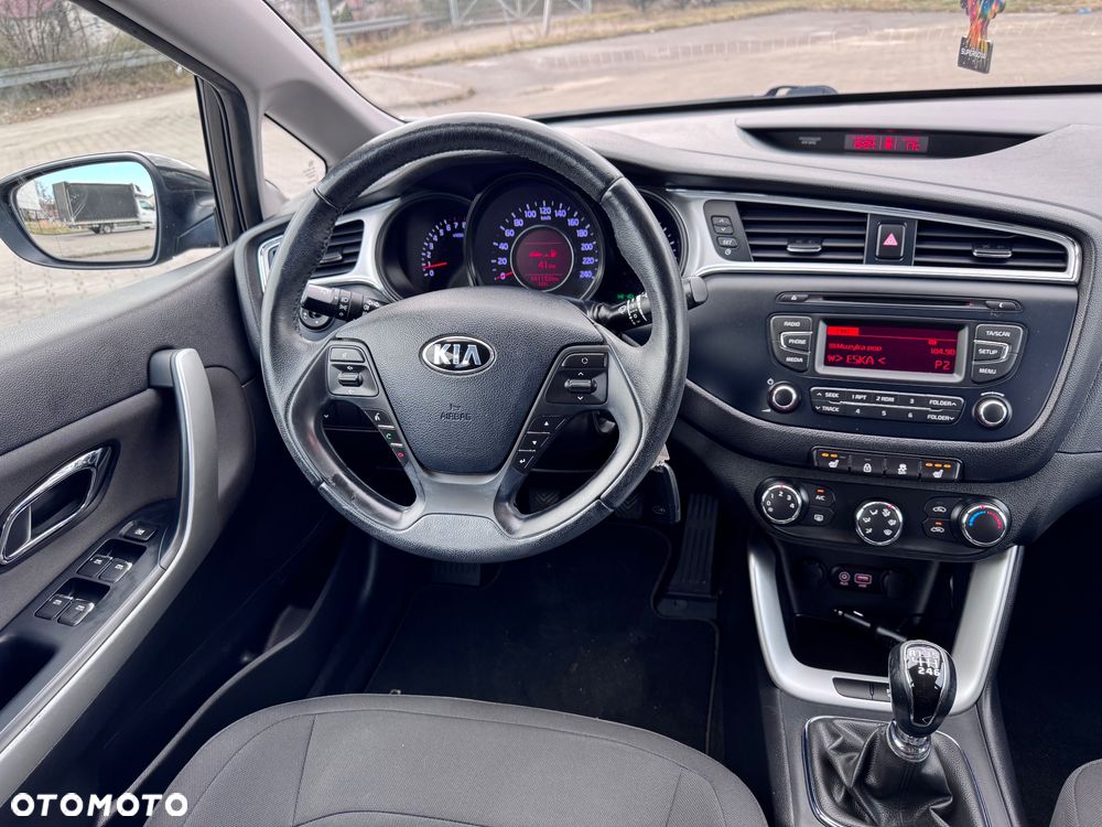 Kia Ceed - 34
