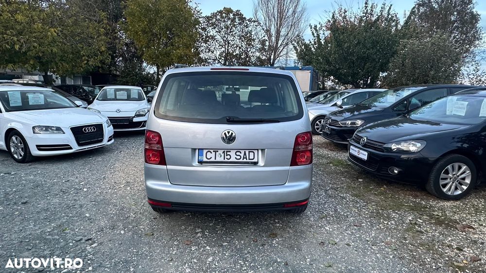 Volkswagen Touran - 2