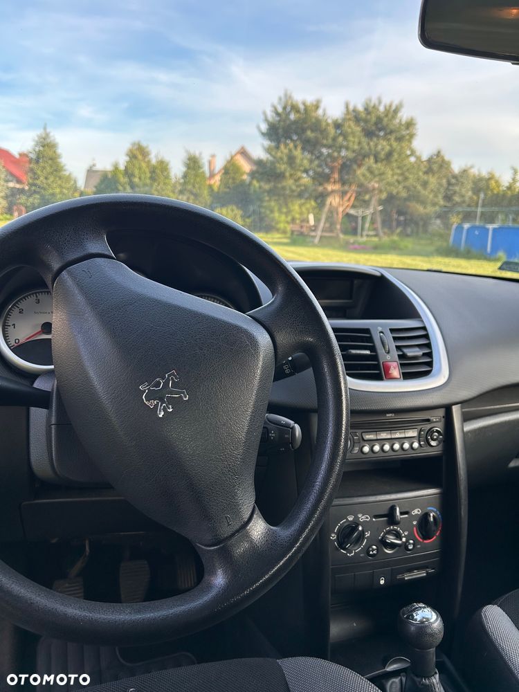 Peugeot 207 1.4 16V Trendy - 8