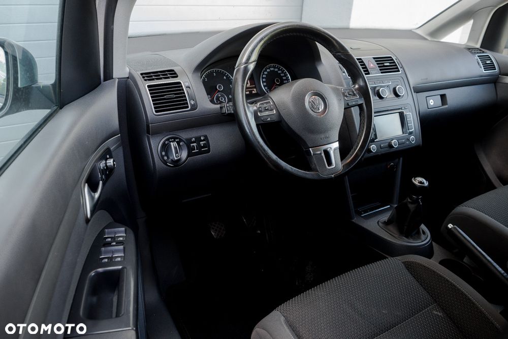 Volkswagen Touran 2.0 TDI Highline - 11