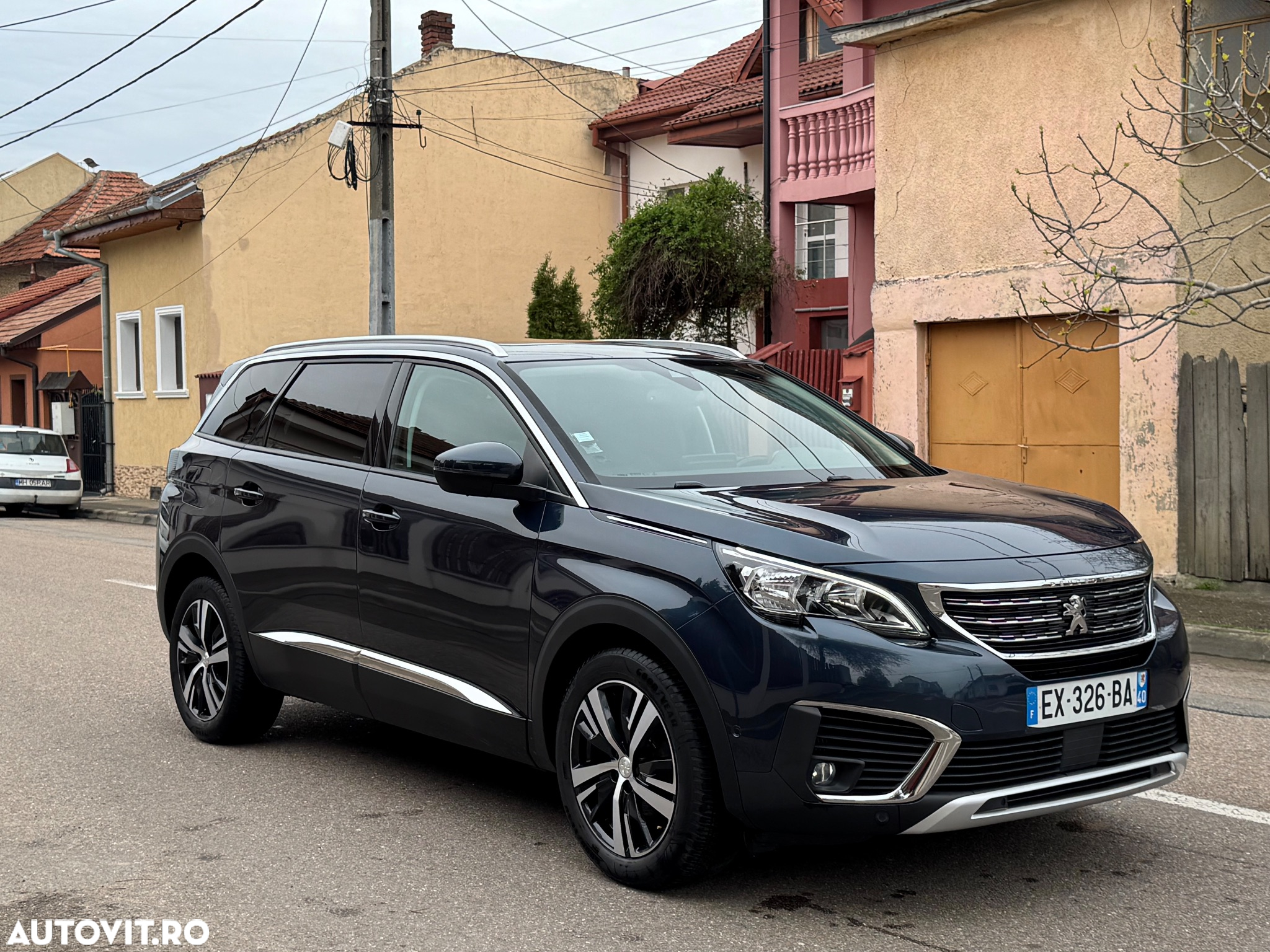 Peugeot 5008 1.2 Puretech Turbo s&s Allure - 3