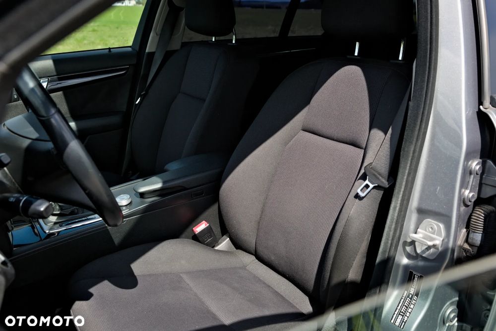 Mercedes-Benz Klasa C 180 CGI Automatik BlueEFFICIENCY - 8