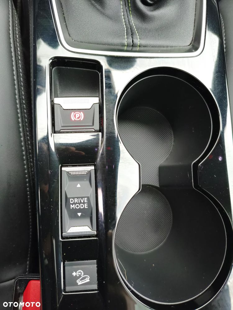 Peugeot 2008 1.5 BlueHDi GT S&S - 25