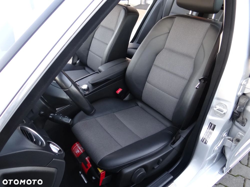 Mercedes-Benz Klasa C 180 CGI BlueEff Avantgarde - 20