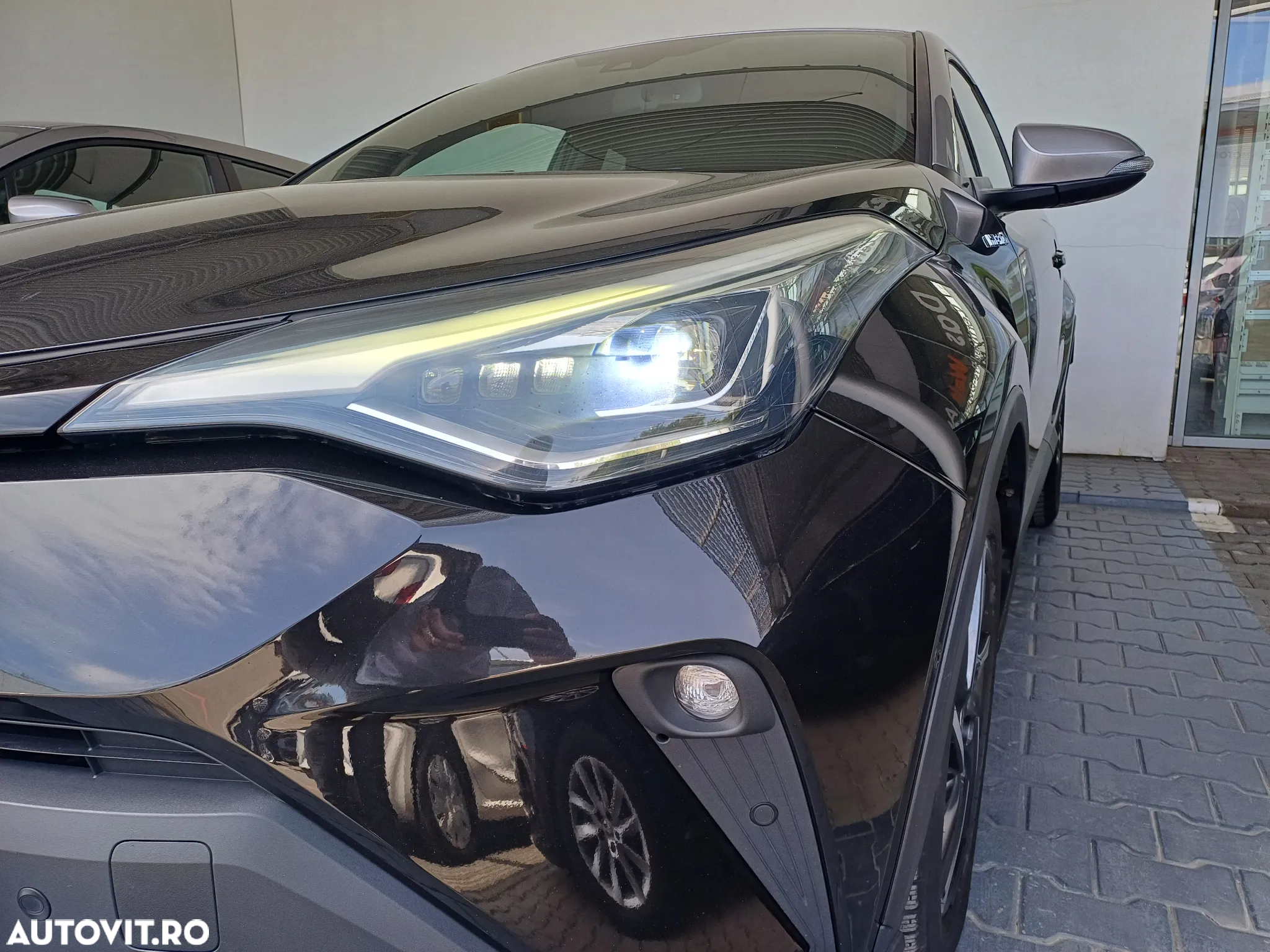 Toyota C-HR 2.0 HSD 184 CP 4x2 CVT Classy Bi-Tone - 34