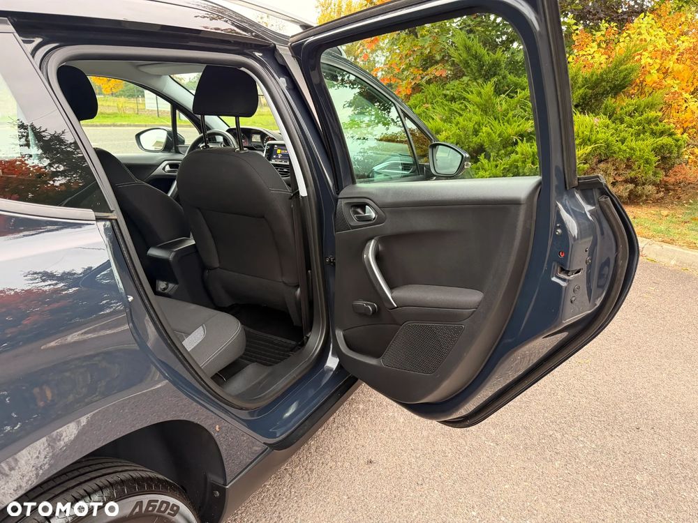 Peugeot 2008 1.2 Pure Tech Style - 35