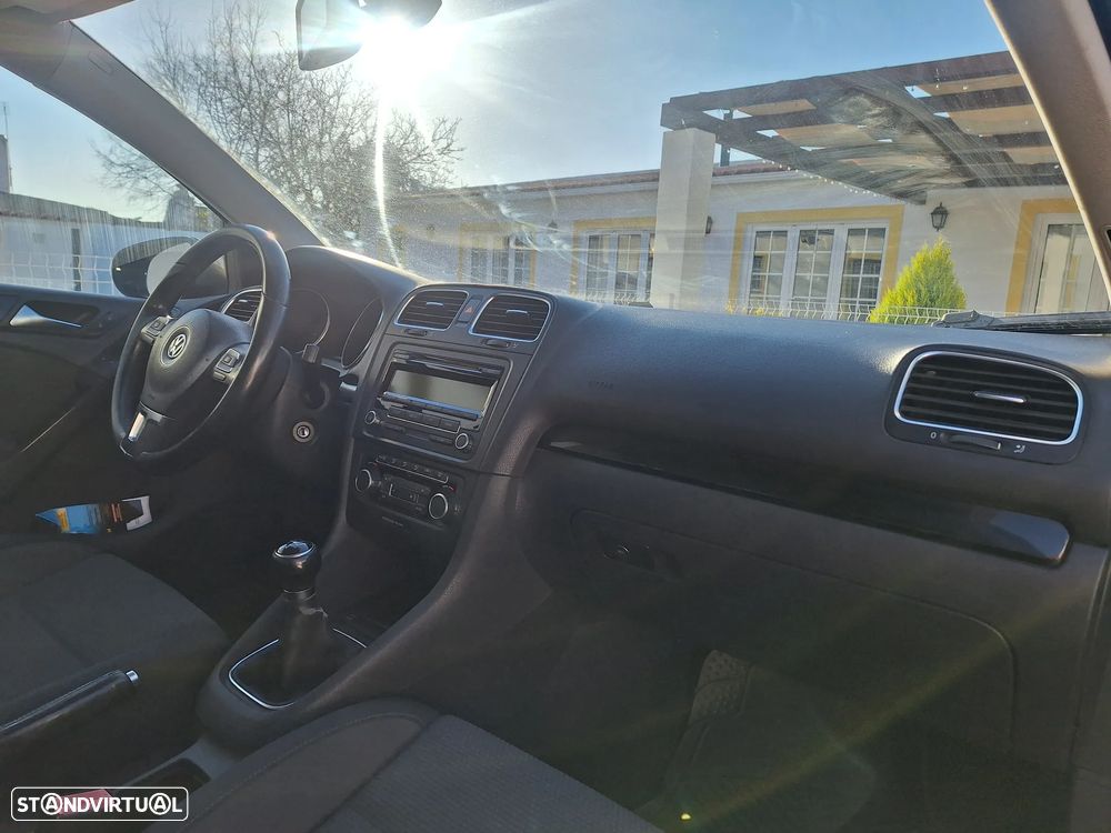 VW Golf 1.6 TDi Edition - 8