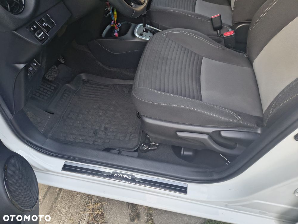 Toyota Yaris Hybrid 100 Dynamic EU6 - 14